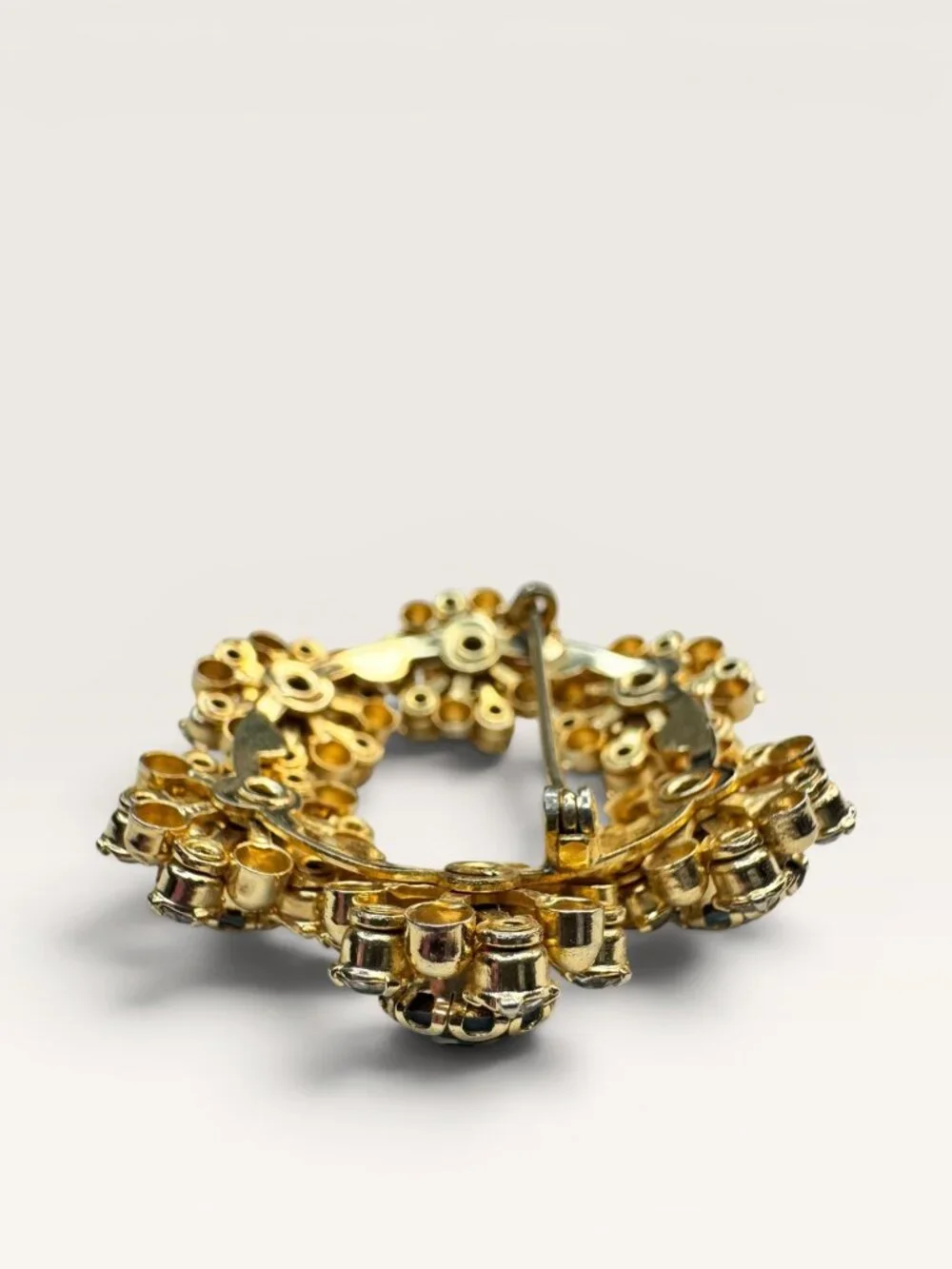 1950s Mid Century Blue Crystal Wreath Brooch Gold Tone Floral Vintage